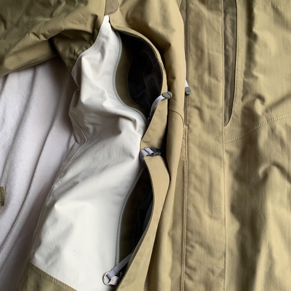 The North Face waterproof jacket, ski/snowbord - Picture 6 of 10